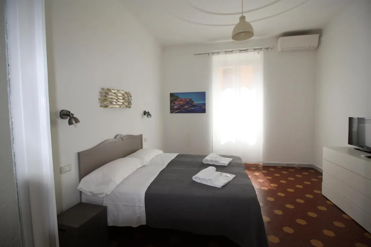 A Un Passo Dal Mare Apartment La Spezia Italy